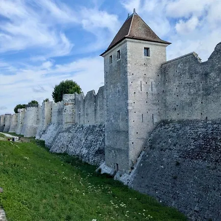 Des Eaux Bleues Saint-Loup-de-Naud